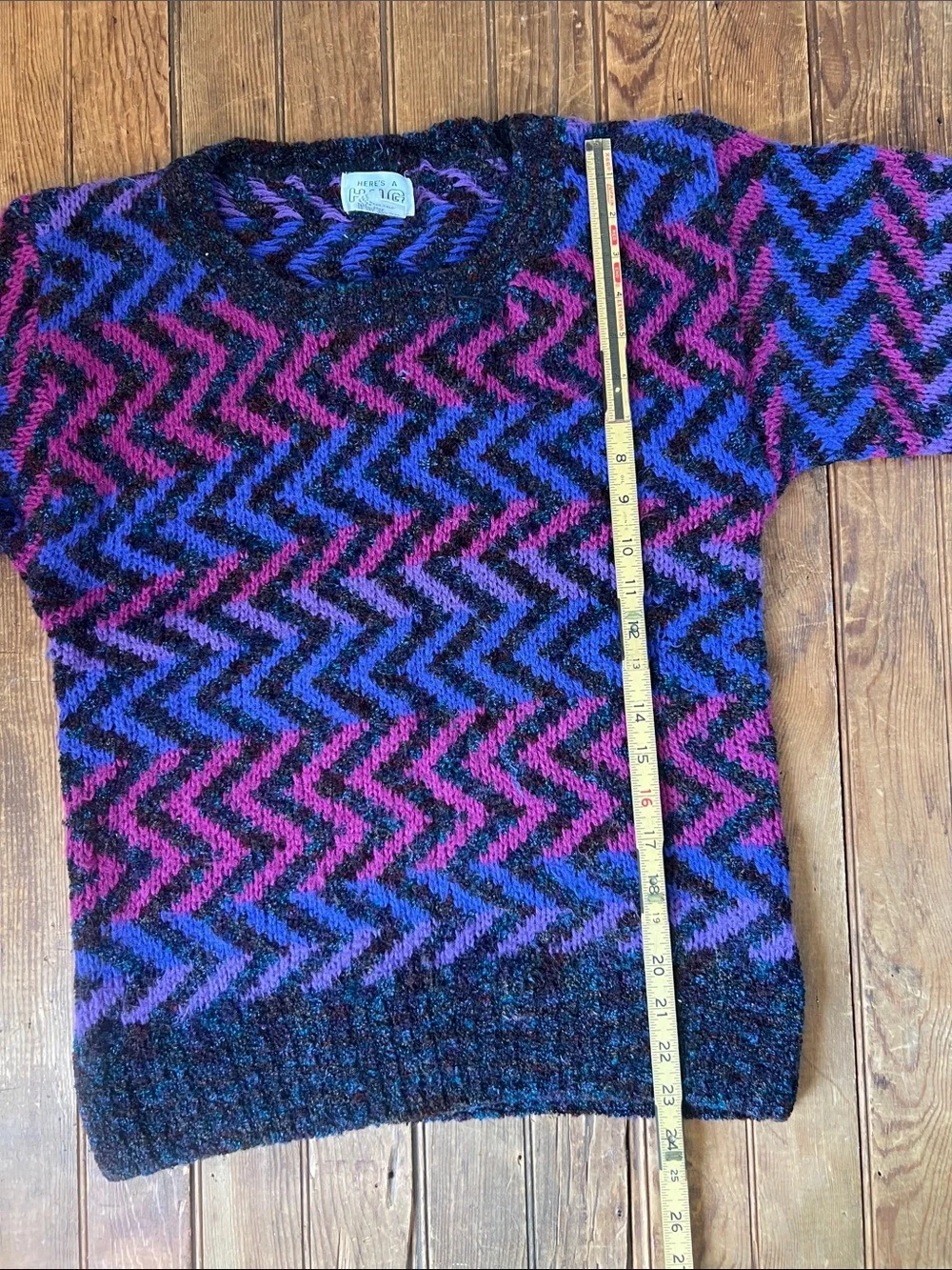 Vintage 90’s Women’s Chevron Crewneck Sweater acrylic in Purple and Pink